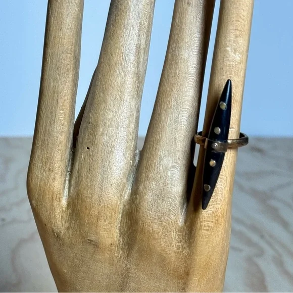 Dɪᴠɪɴᴇ Lɪɴᴇ Rɪɴɢ - Picture 1 of 14